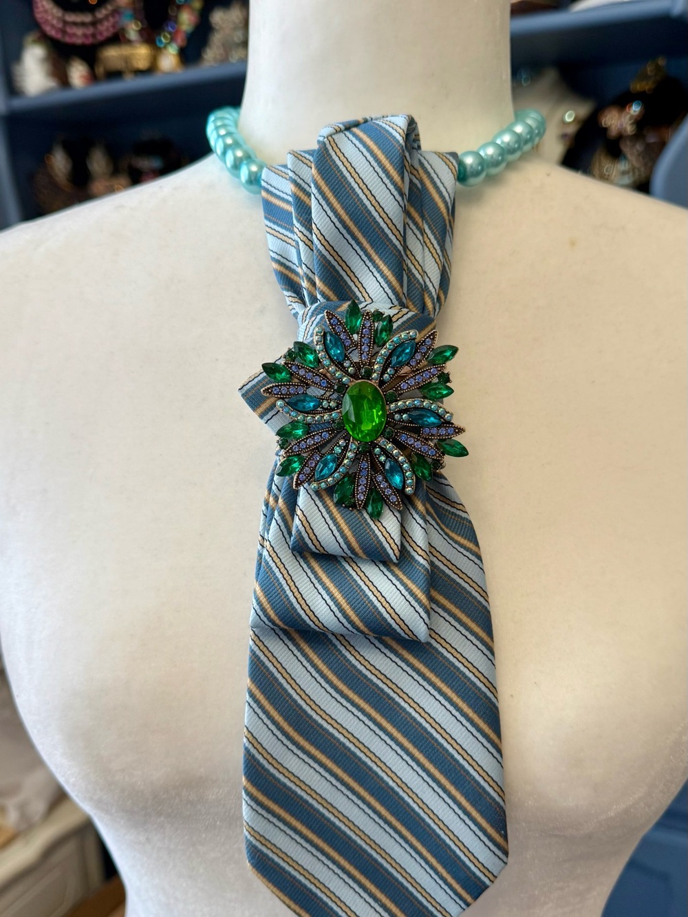 Stunning! Green Crystal Brooch Tie Necklace - Jewelry